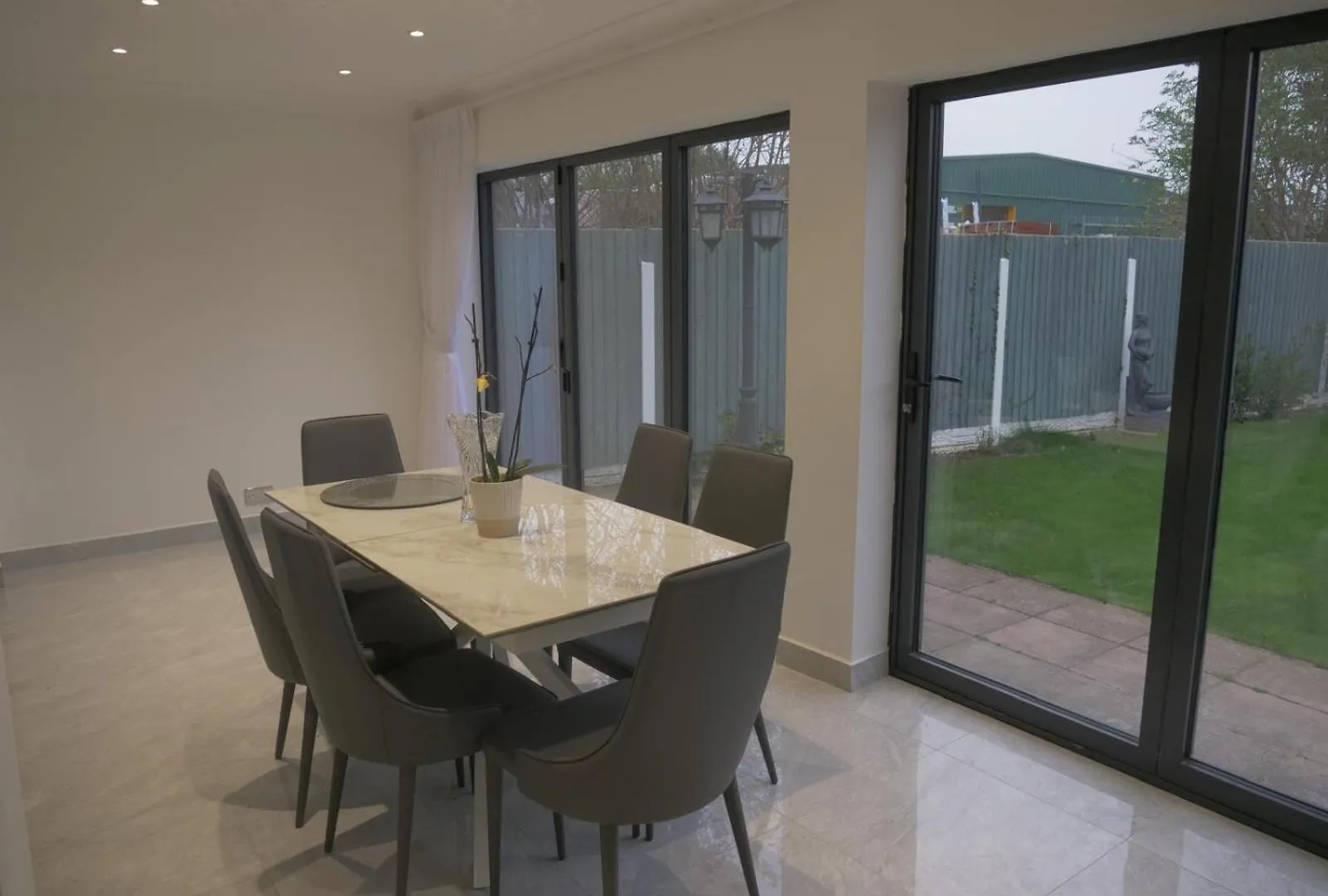شقة Modern House In Greater London سنبري
