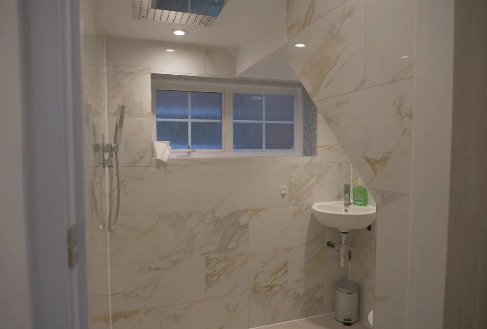 شقة Modern House In Greater London سنبري 0*,  المملكة المتحدة