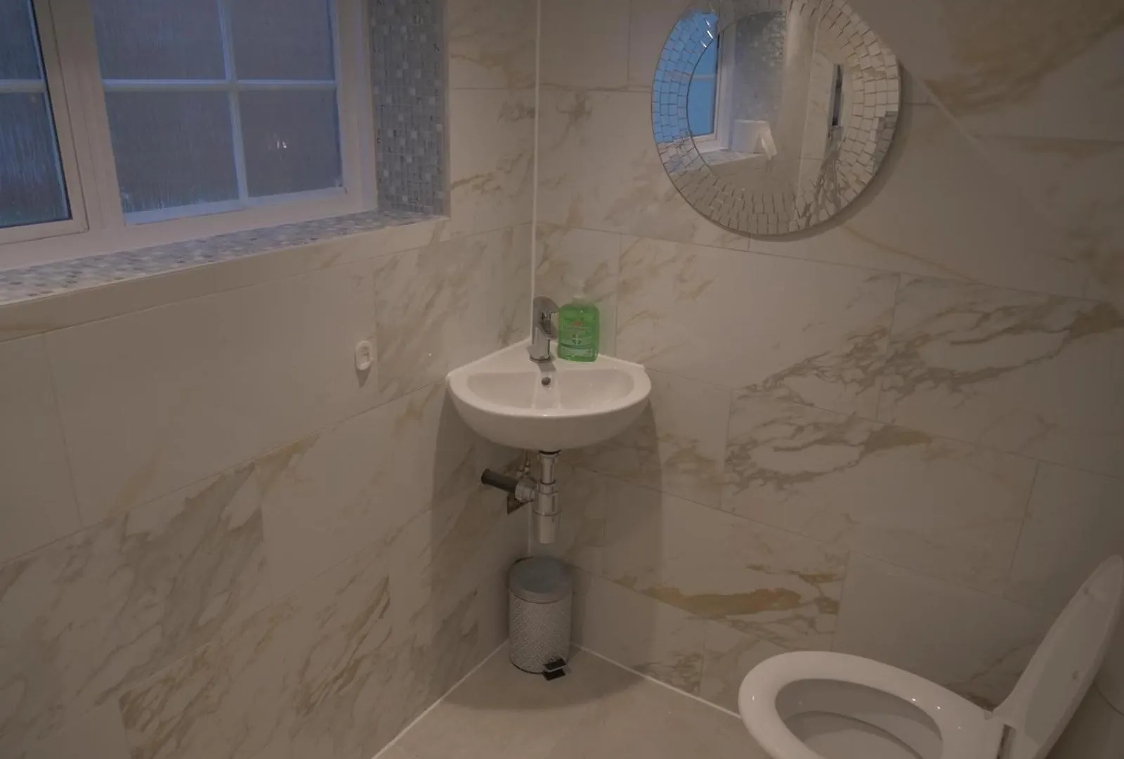 شقة Modern House In Greater London سنبري المملكة المتحدة