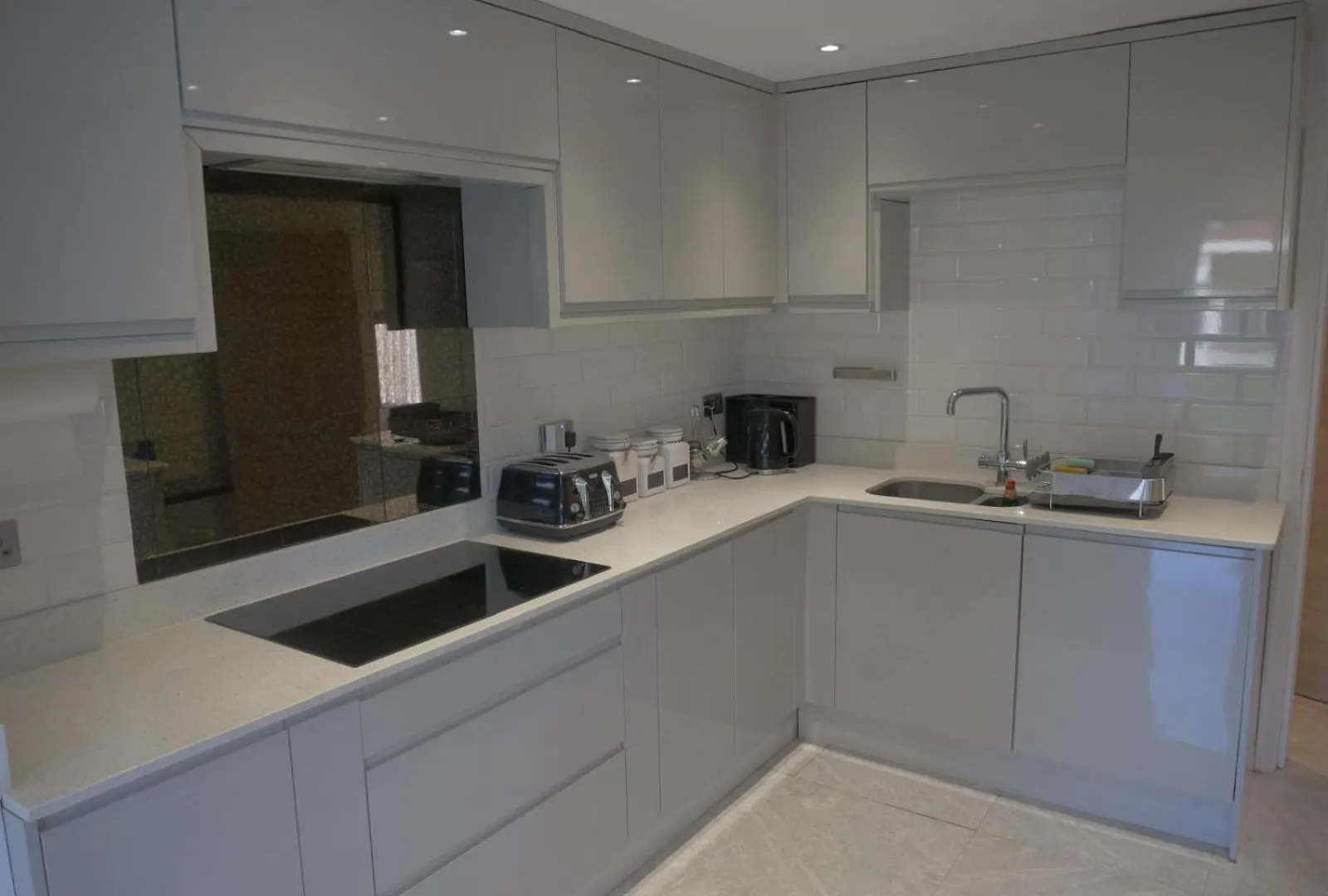 Апартаменты Modern House In Greater London Санбери Великобритания