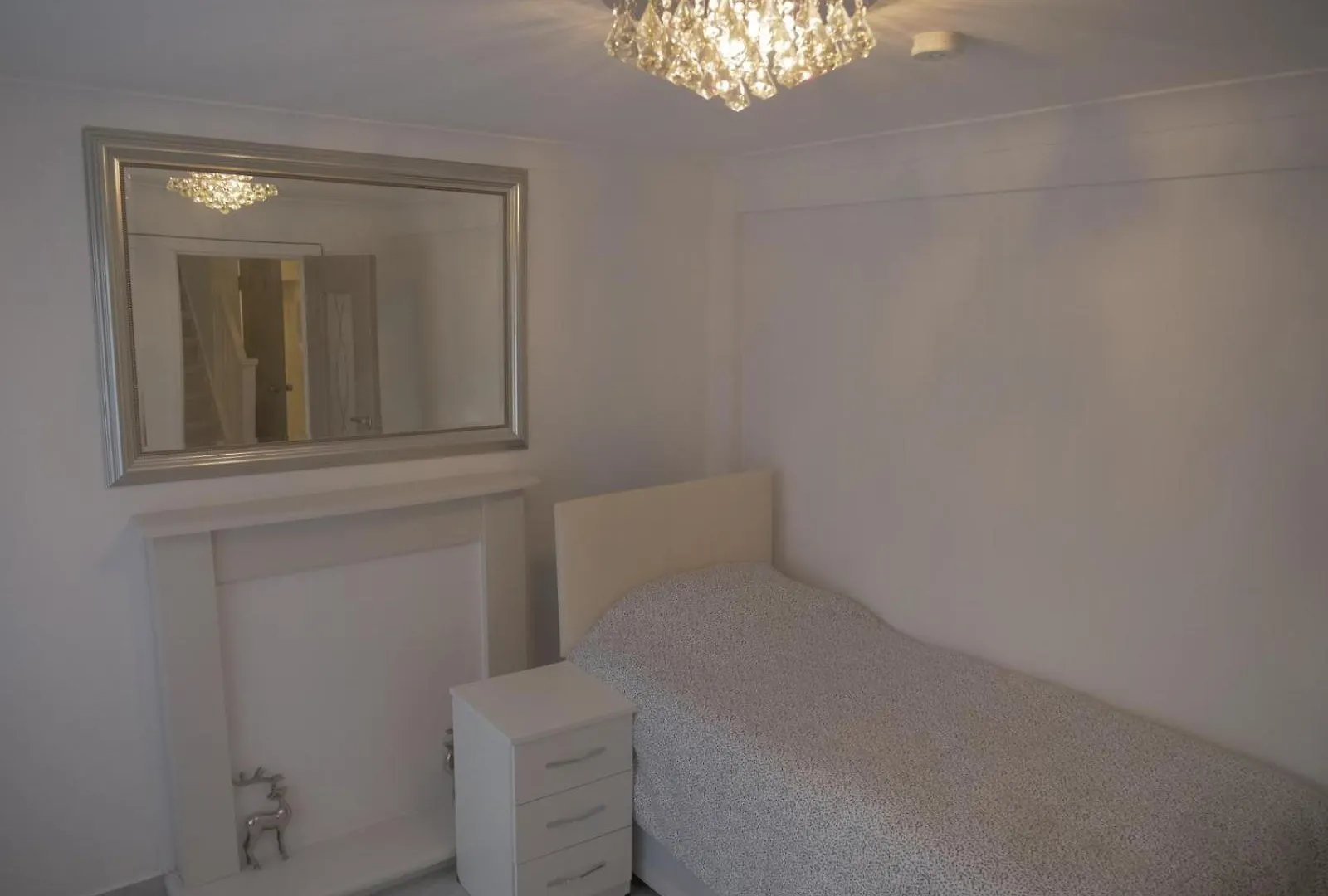 Апартаменты Modern House In Greater London Санбери