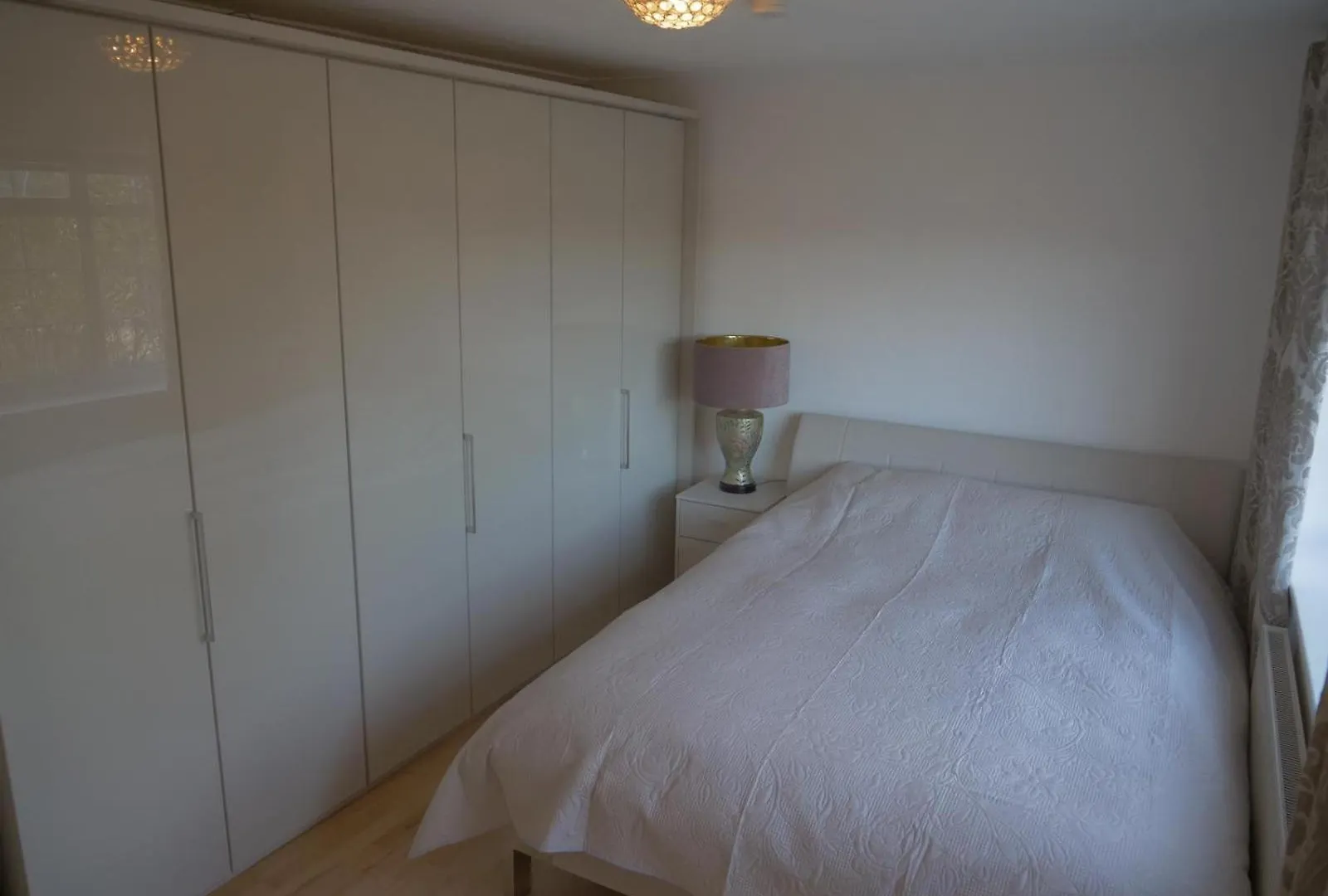 Апартаменты Modern House In Greater London Санбери Великобритания